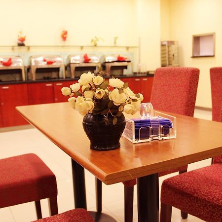 Hanting Express Shanghai Zhabei Park Branch Extérieur photo